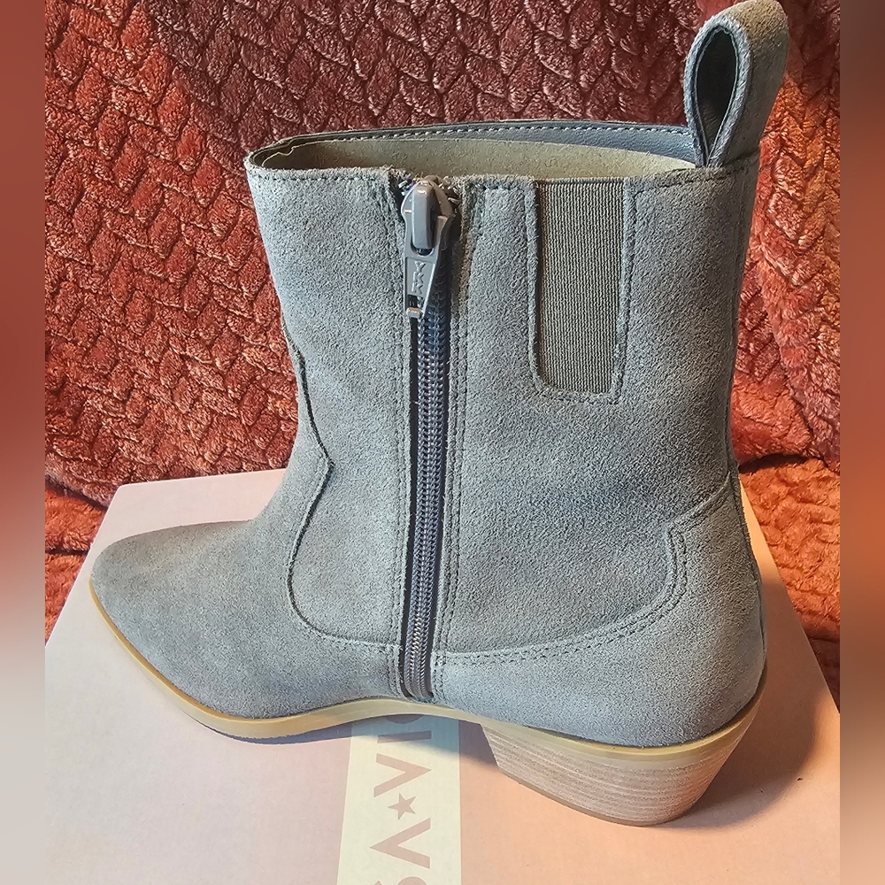LISA VICKY STEADY Sleek Gray Ankle Booties with Side Zipper